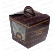 Картонная коробка куб закрытого типа с прозрачным окном и ручкой для упаковки кондитерской продукции