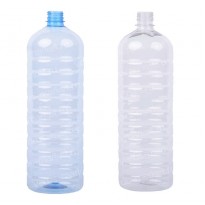 Ребристая пластиковая бутылка цилиндрической формы