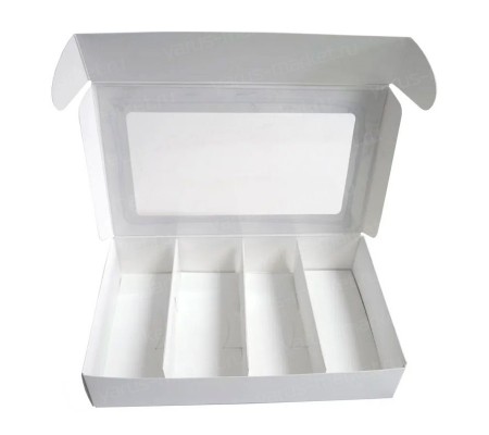 Картонная коробка с окном на 4 секции для упаковки наборов и ассорти