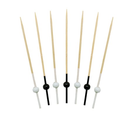 Бамбуковая шпажка с черными и белыми бусинами в наборе