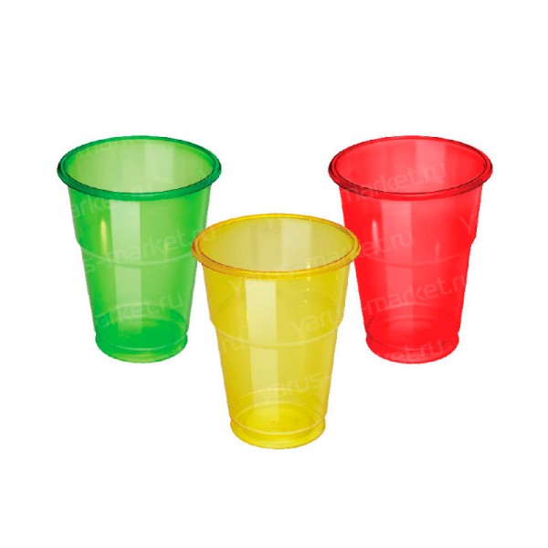 Цветные пластиковые стаканы