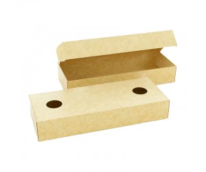 Коробка с крышкой и открытыми окнами для курника